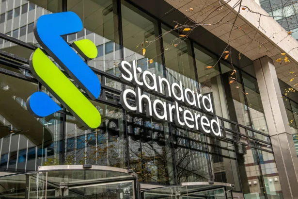 Standard Chartered: U.S. May Fund Bitcoin Reserve by Selling Gold Reserves