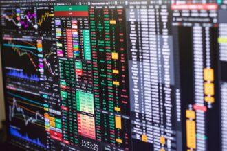 S&P 500 futures sink as Wall Street braces for data storm