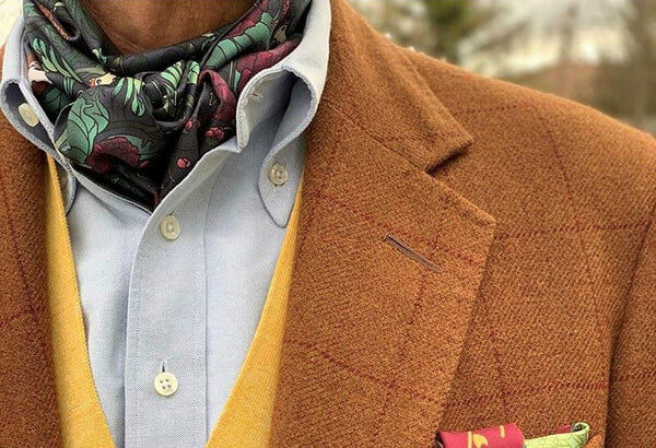 What size silk scarf should men wear?