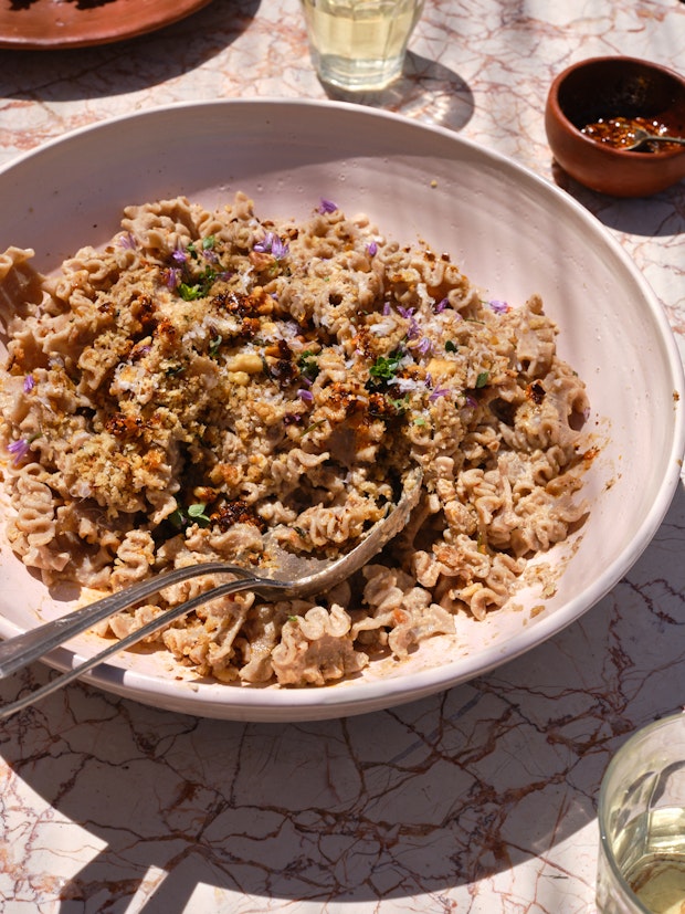 Pasta with Creamy Crushed Walnut Sauce