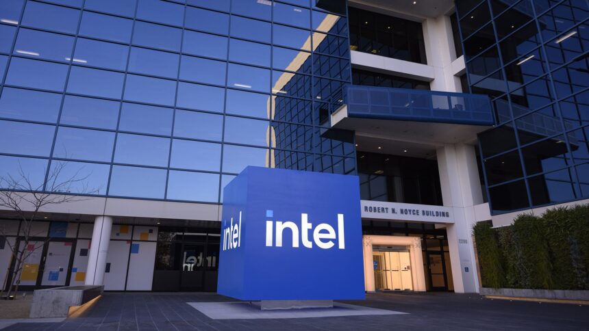 Intel delays AI GPU, stock reacts: Is it falling further behind Nvidia